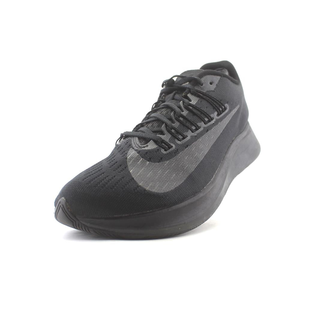 triple black zoom fly