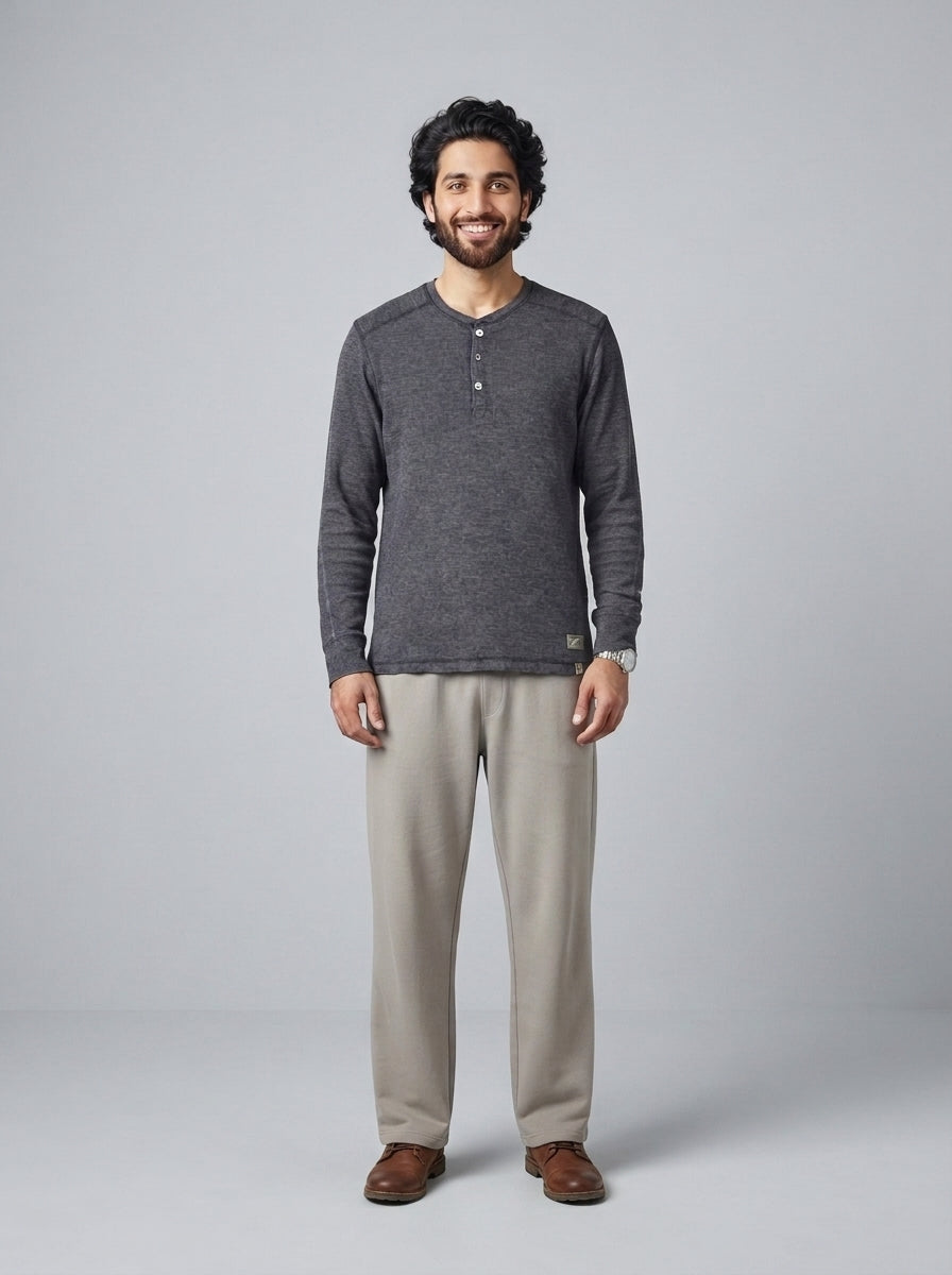 Preloved Eddie Bauer men's sweater, size XL, worn by a model, styled