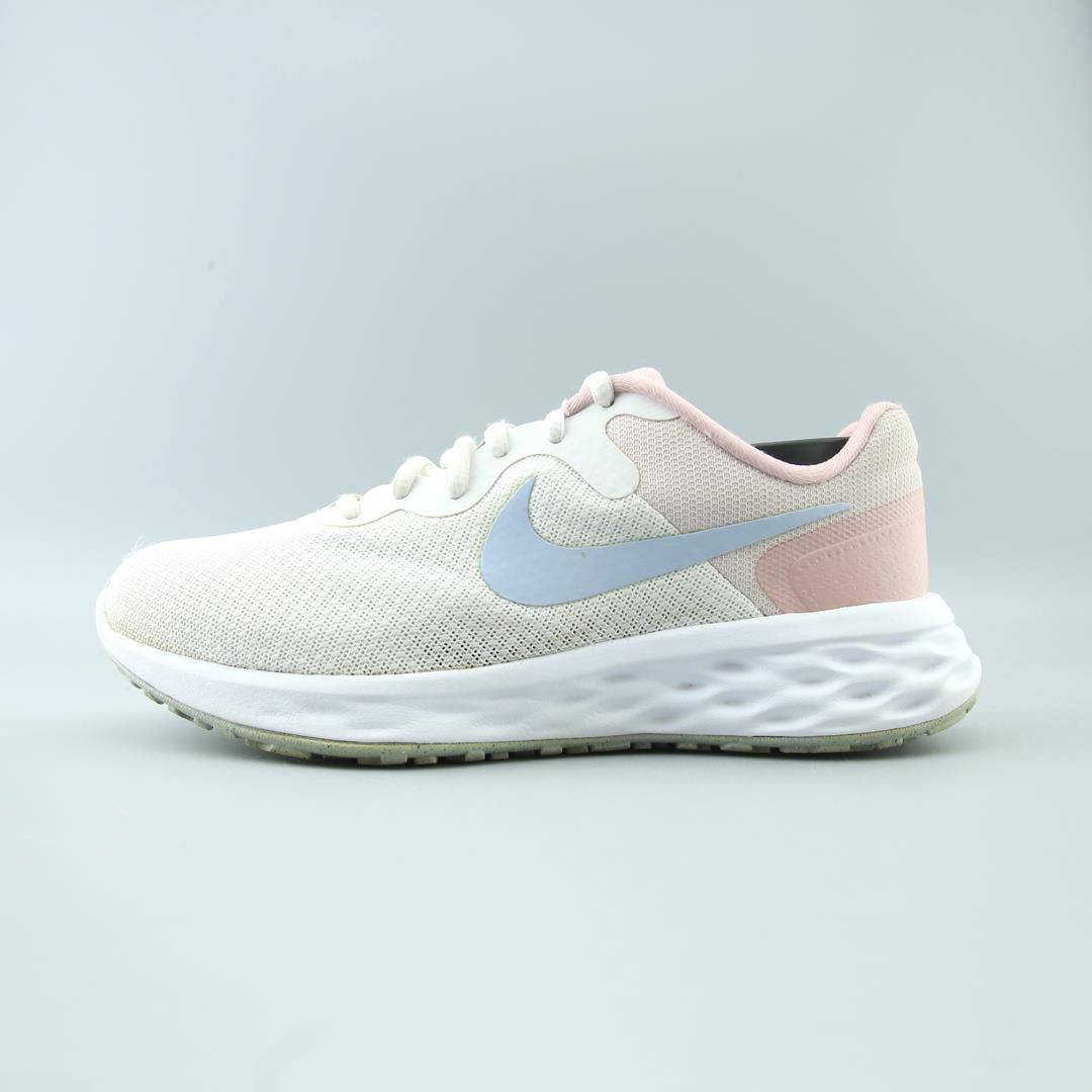 NIKE REVOLUTION 6