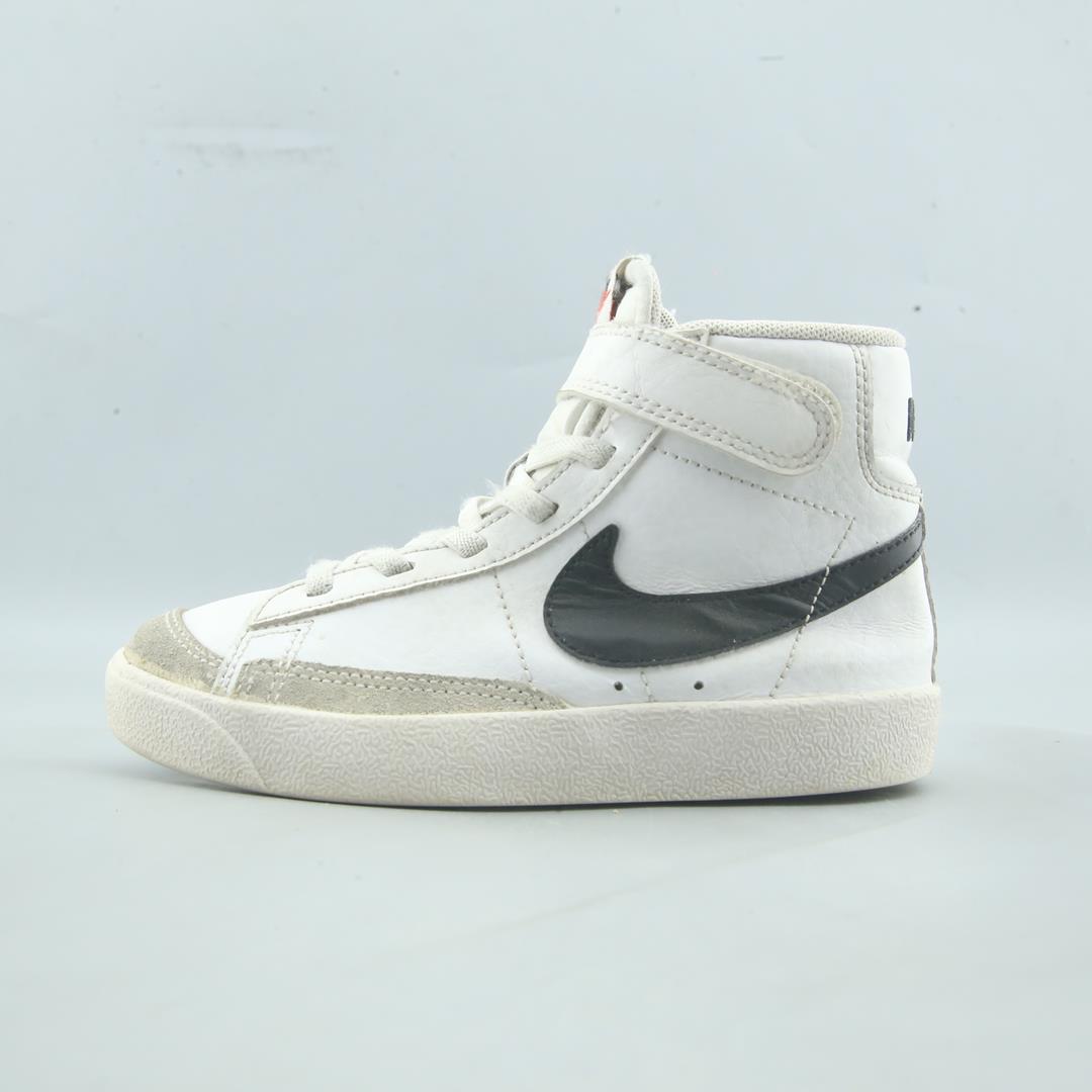 NIKE BLAZER MID '77