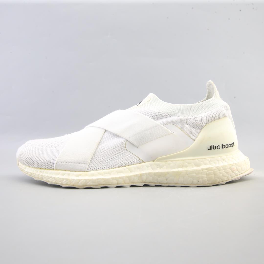 ADIDAS ULTRABOOST