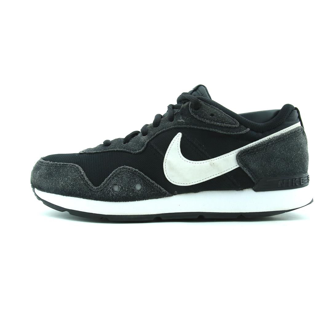 NIKE VENTURE RUNNER