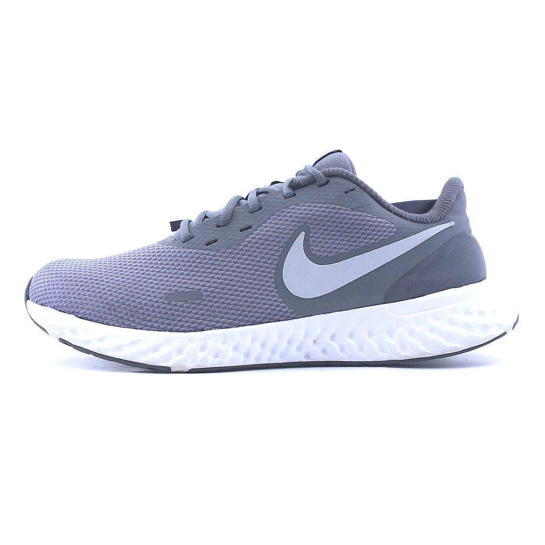 NIKE REVOLUTION 5