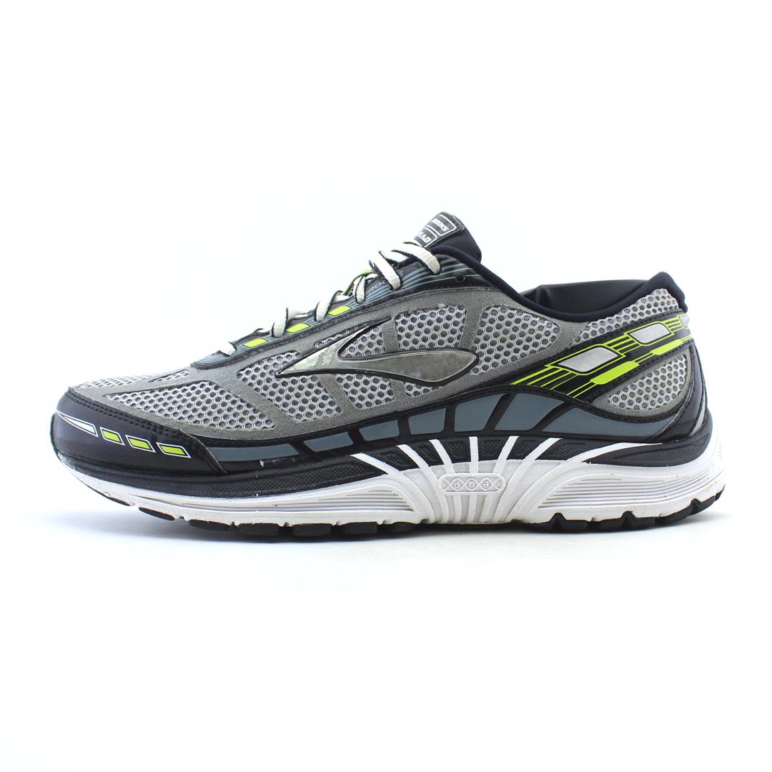 BROOKS DYAD 8