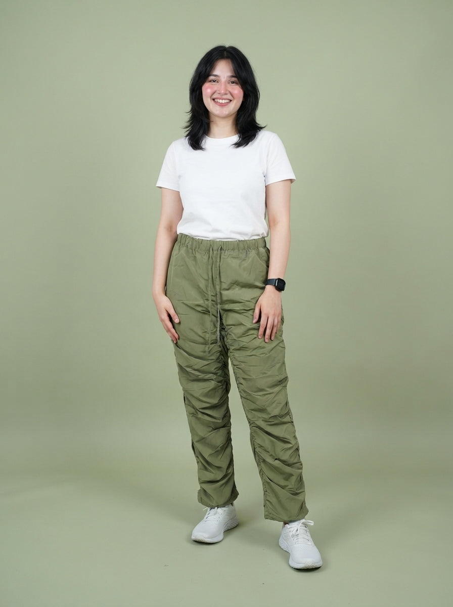 Preloved JOLIE & JOY women's sports trouser, size L, worn by a model, styled
