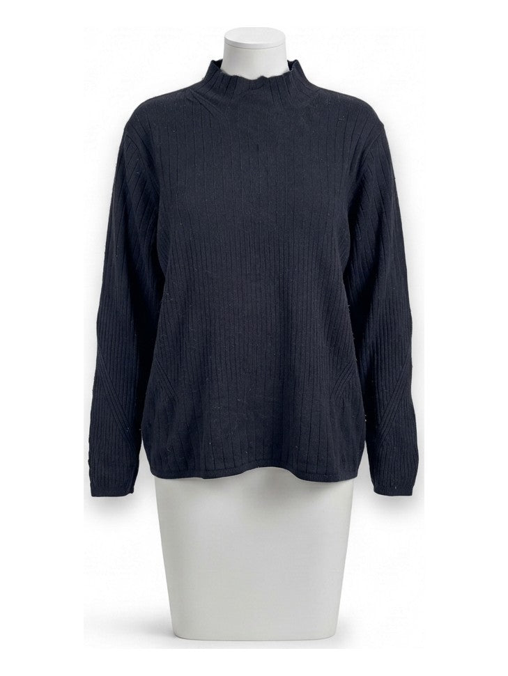 Preloved m&S women's sweater, size US 20, on a mannequin