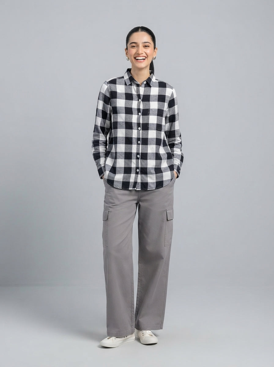 Preloved Old Navy women's casual shirt, size M, worn by a model, styled