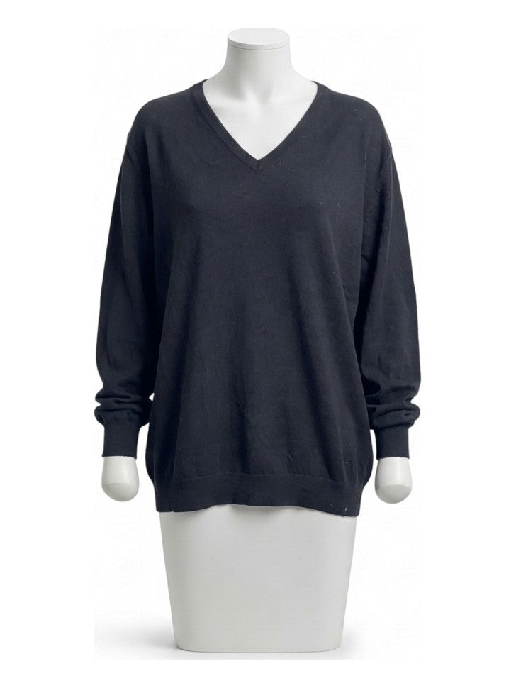Preloved Uniqlo women's sweater, size XL, on a mannequin