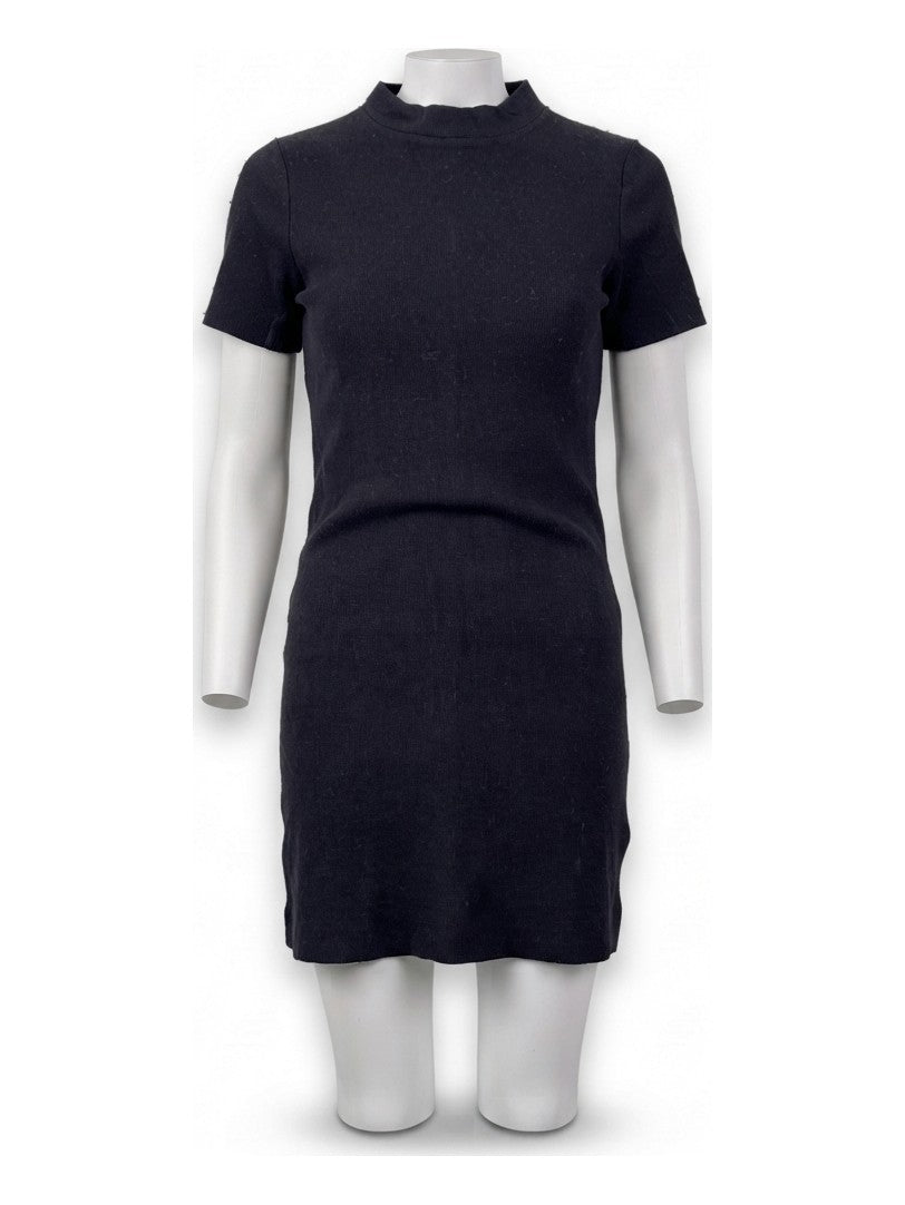 Preloved Zara women's dress, size M, on a mannequin