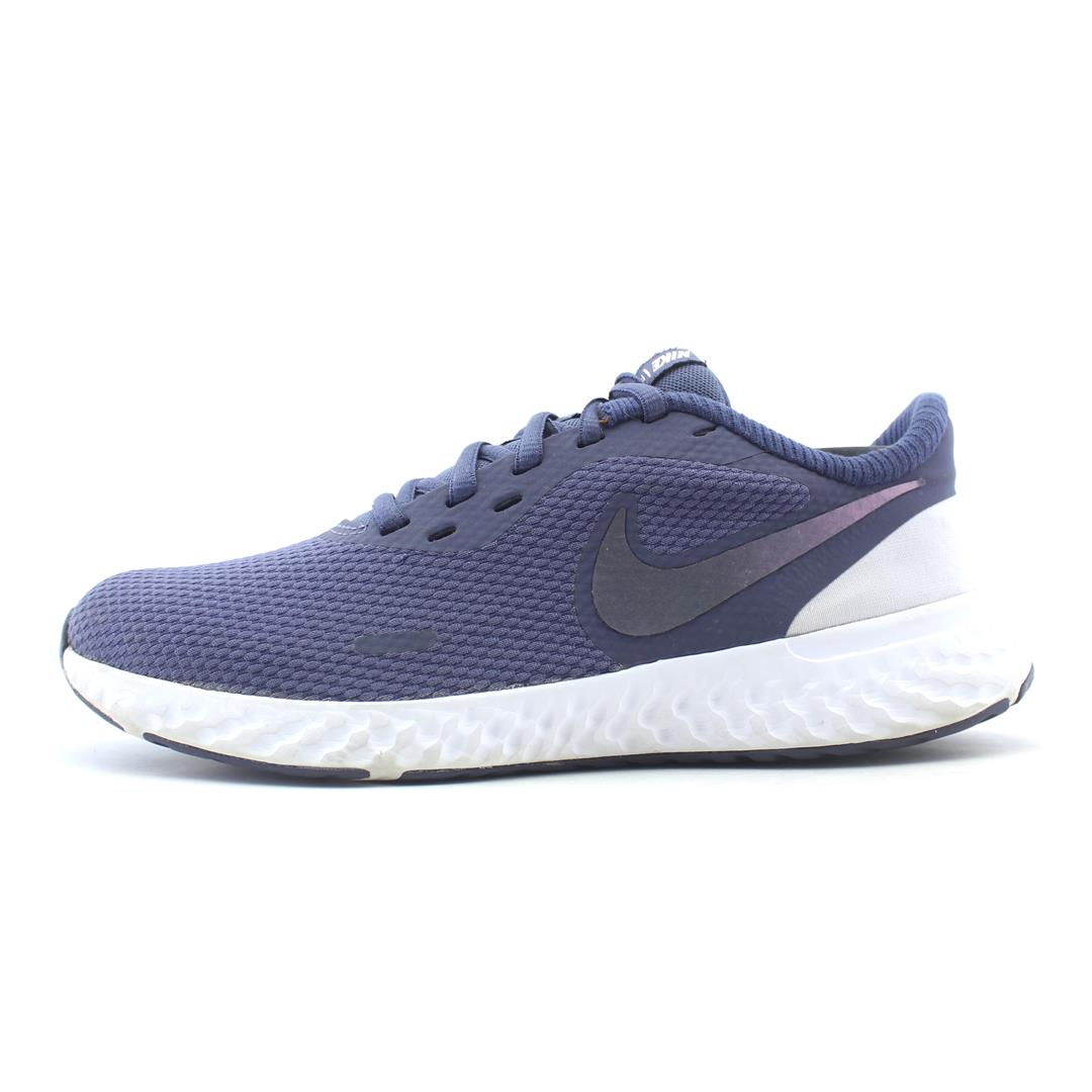 NIKE REVOLUTION 5