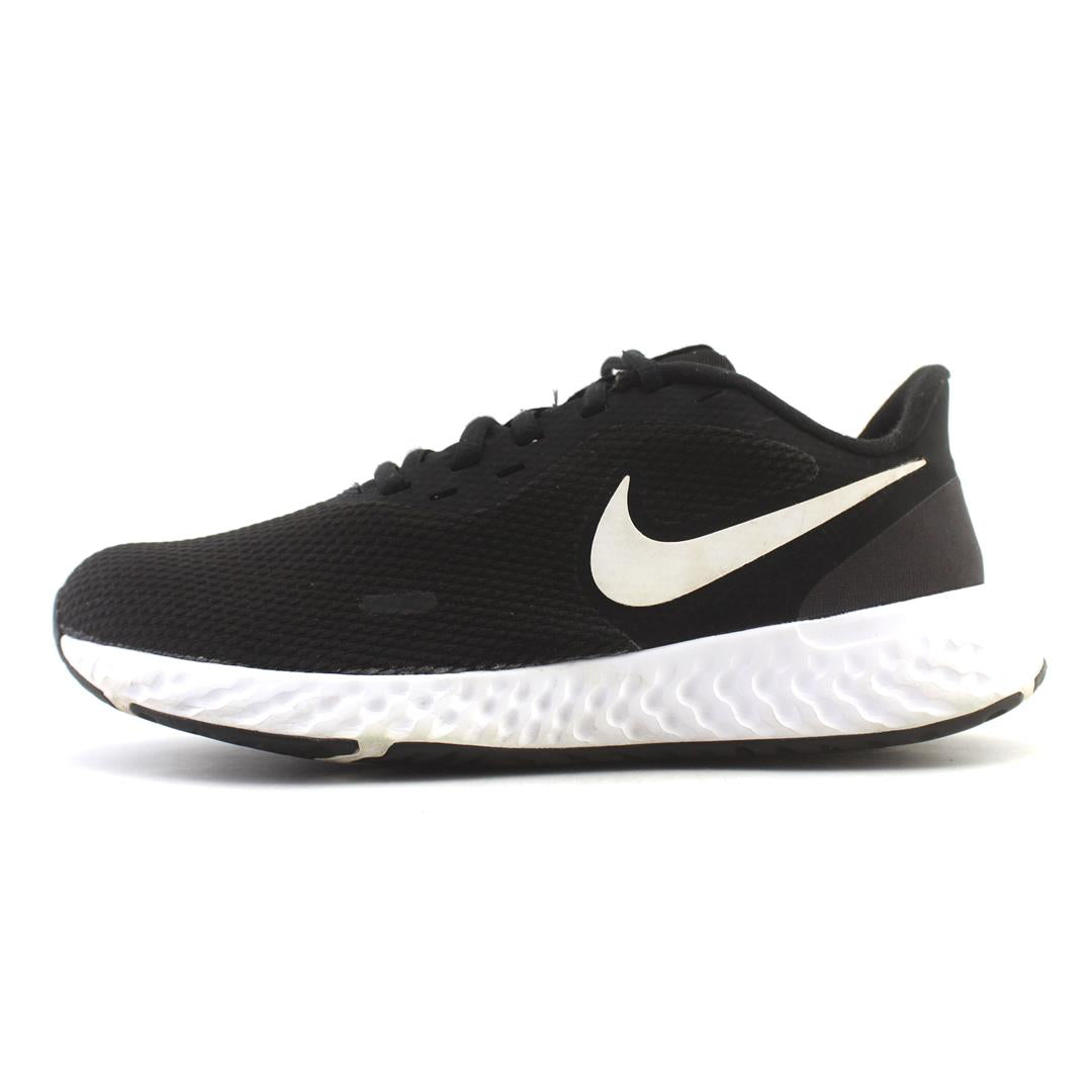 NIKE REVOLUTION 5