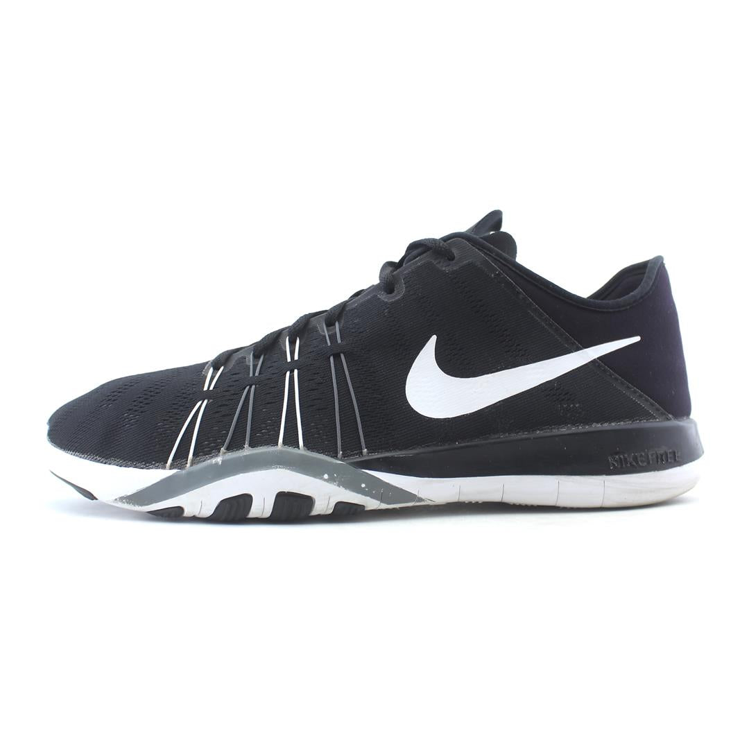 NIKE  FREE TR 6