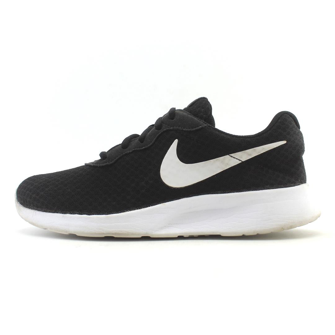 NIKE TANJUN