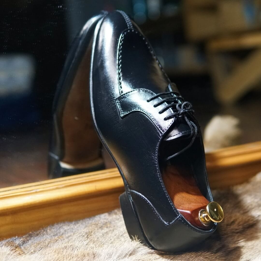 Step into luxury with 2999 100% handmade leather shoes. Our luxurious black leather Laceup are made with premium leather inside and out, with a leather sole for maximum comfort & durability. Put your best foot forward in style & quality, and make a statement that lasts.

