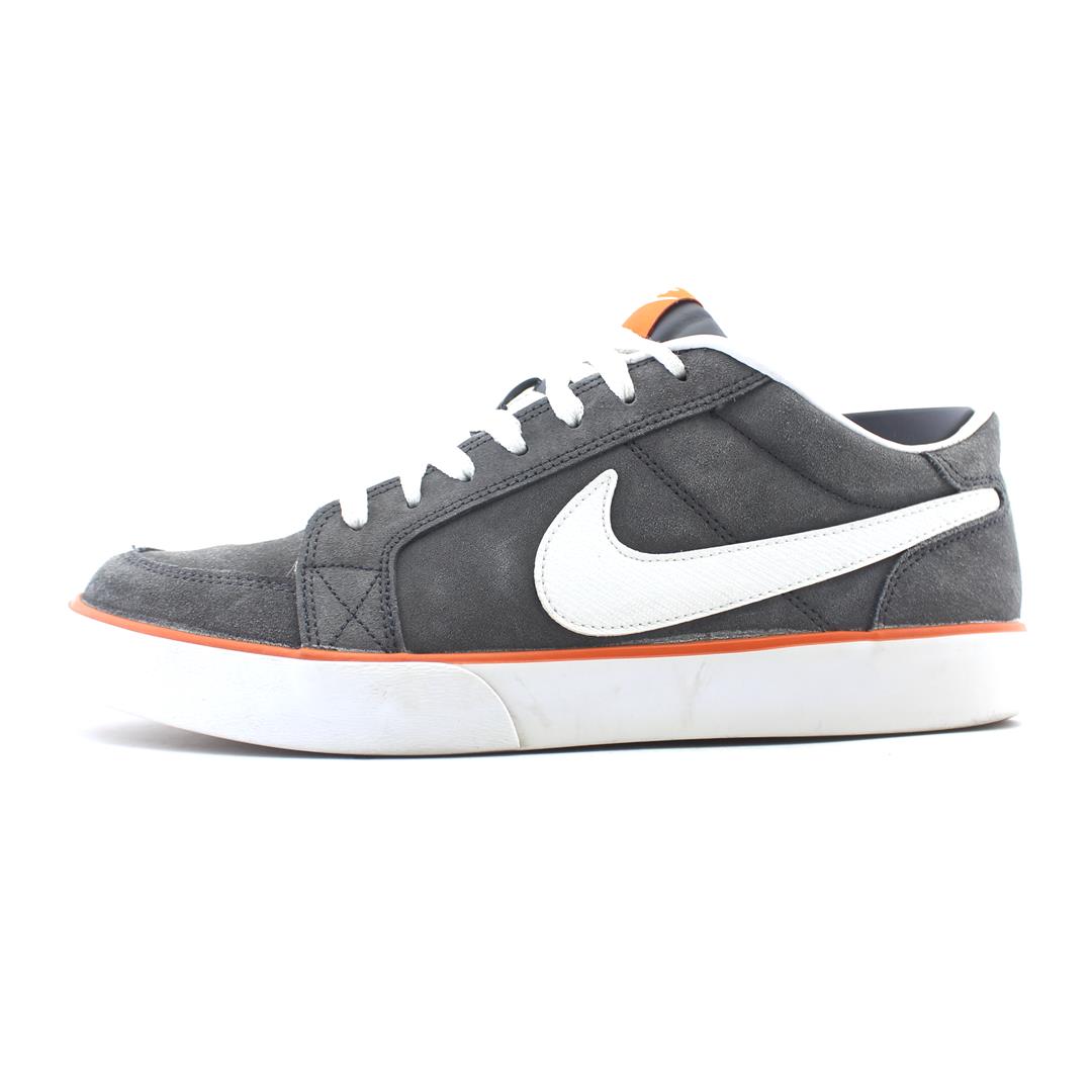 NIKE  MRTYR
