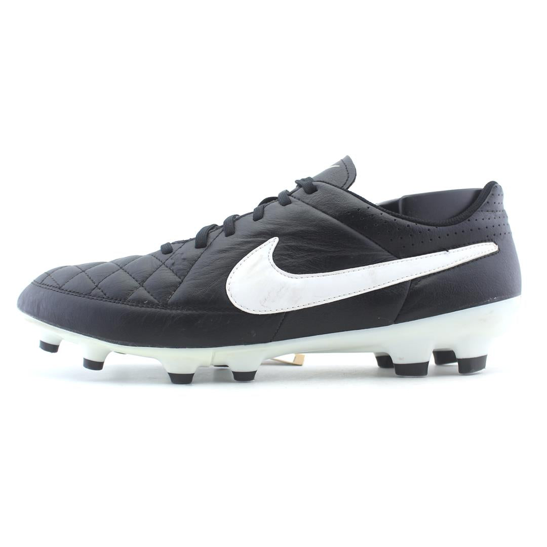 NIKE  TIEMPO GENIO