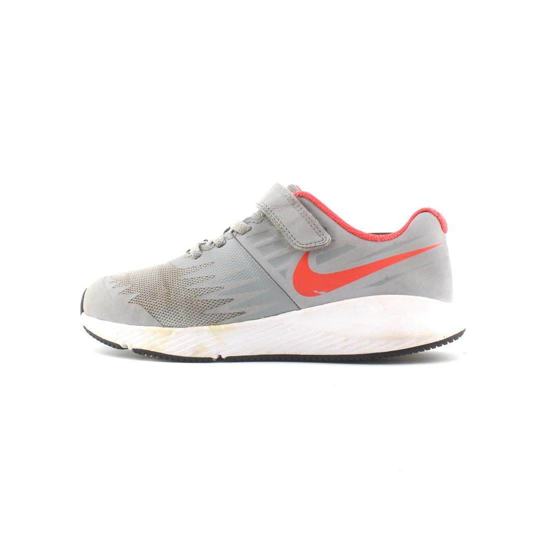 NIKE STAR RUNNER