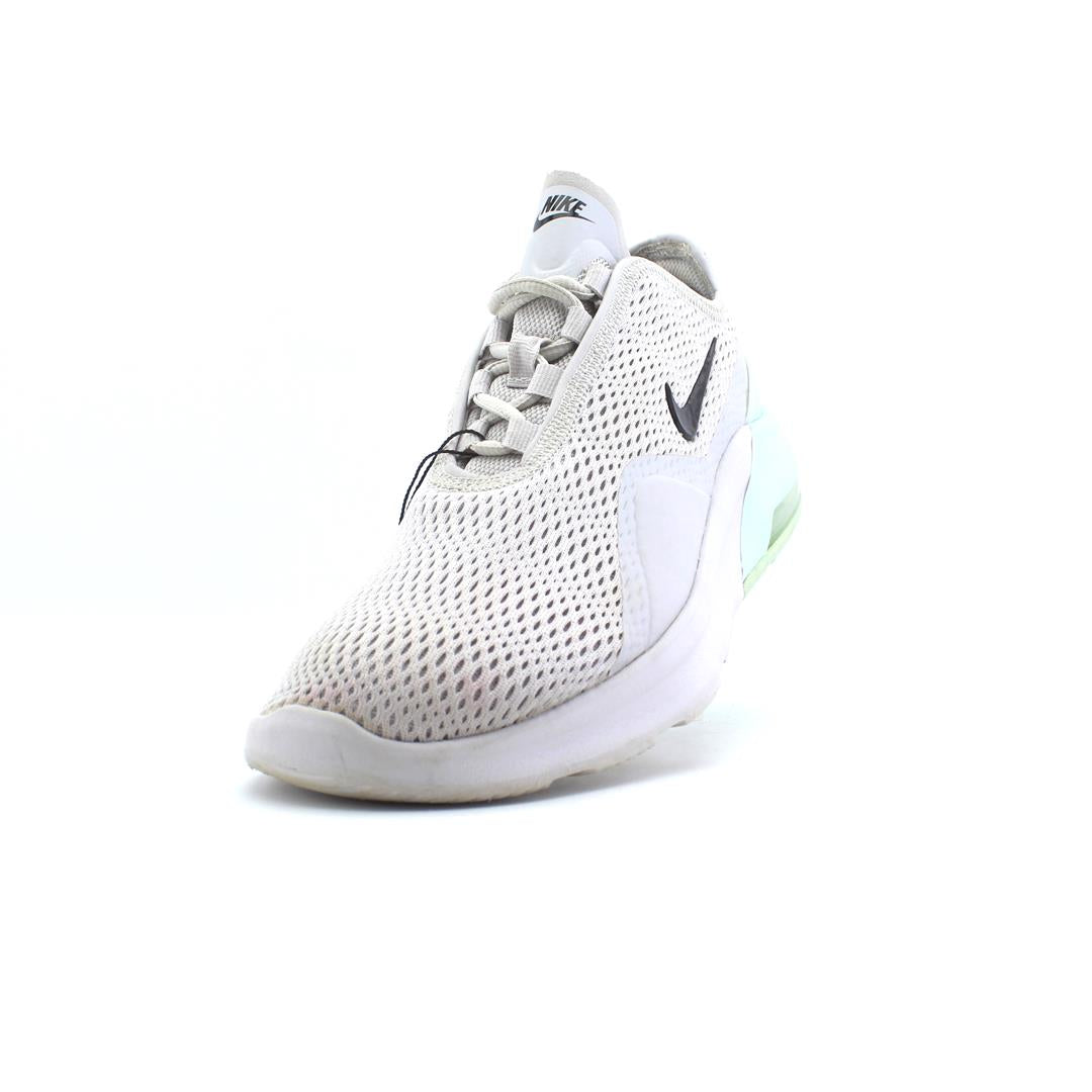 nike air max motion 2 near me