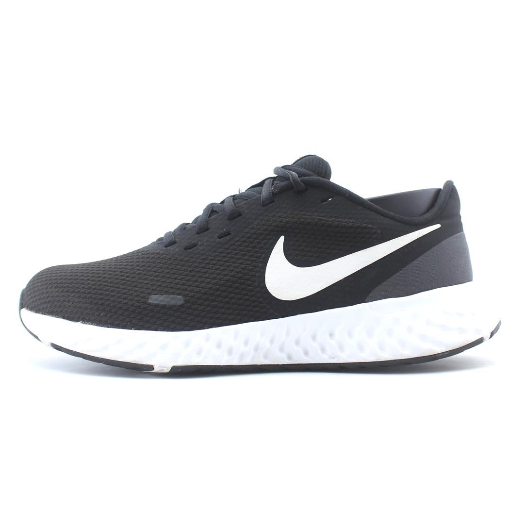 NIKE REVOLUTION 5