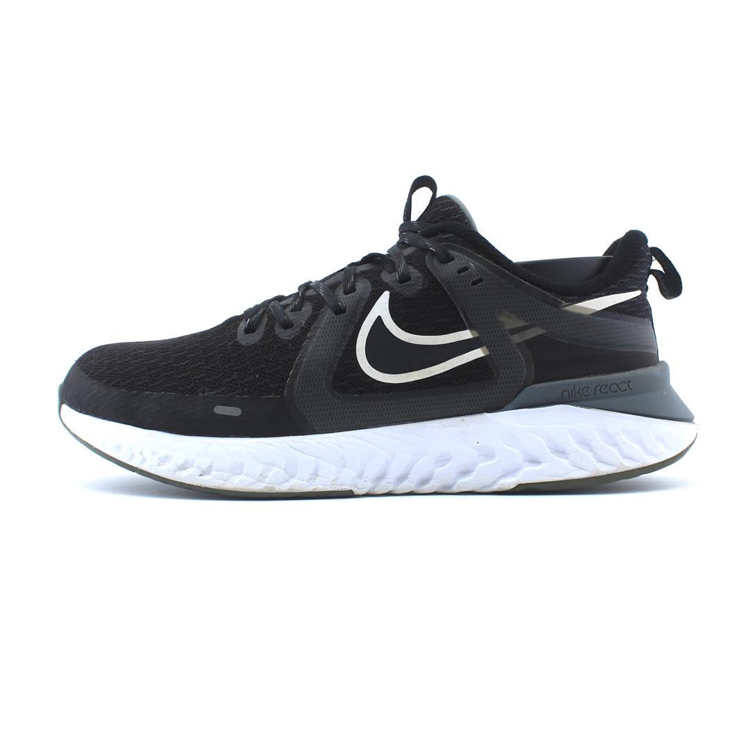 NIKE  LEGEND REACT 2
