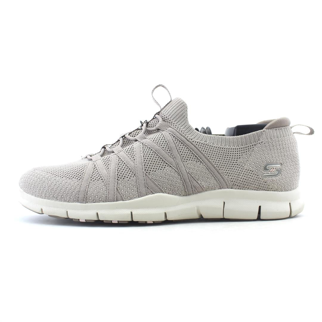 SKECHERS GRATIS - CHIC NEWNESS