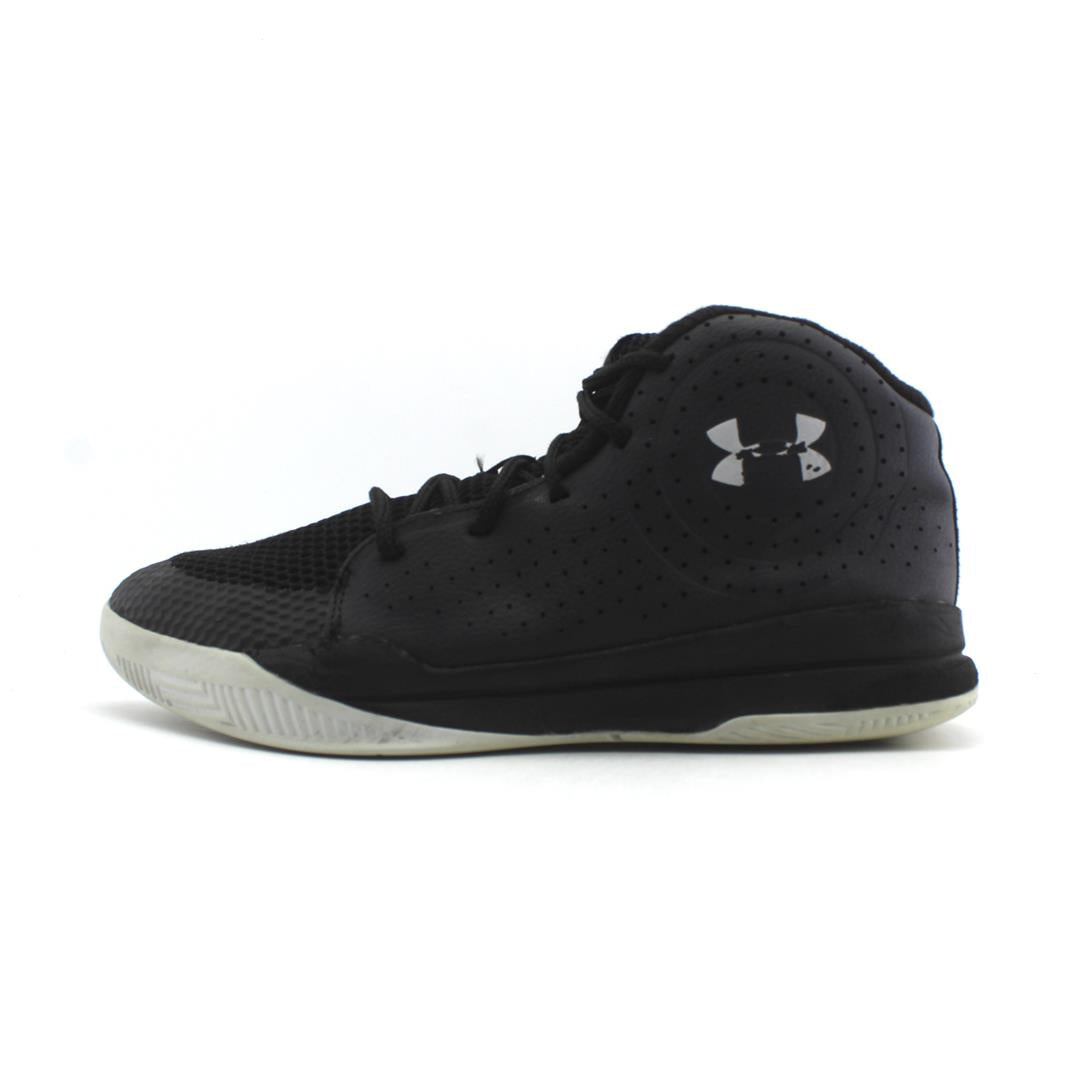 UNDER ARMOUR .