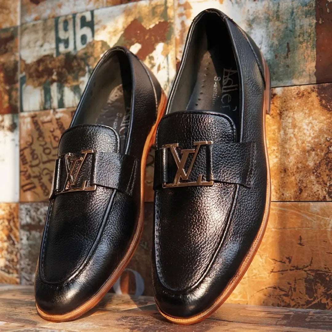 AS 3013 -LV- Adler Shoes Makes Pakistan Best Handmade Leather Shoes.● Upper: 100% Original Aniline Leather ● Sole: 100% Original Cow Leather Sole ● Lining: Anti-bacterial lining with added comfort ● Warranty: 3-Month Repair Warranty