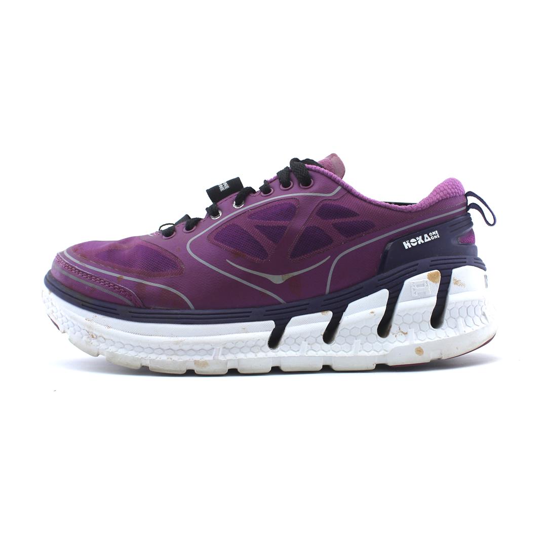 HOKA ONE ONE CONQUEST