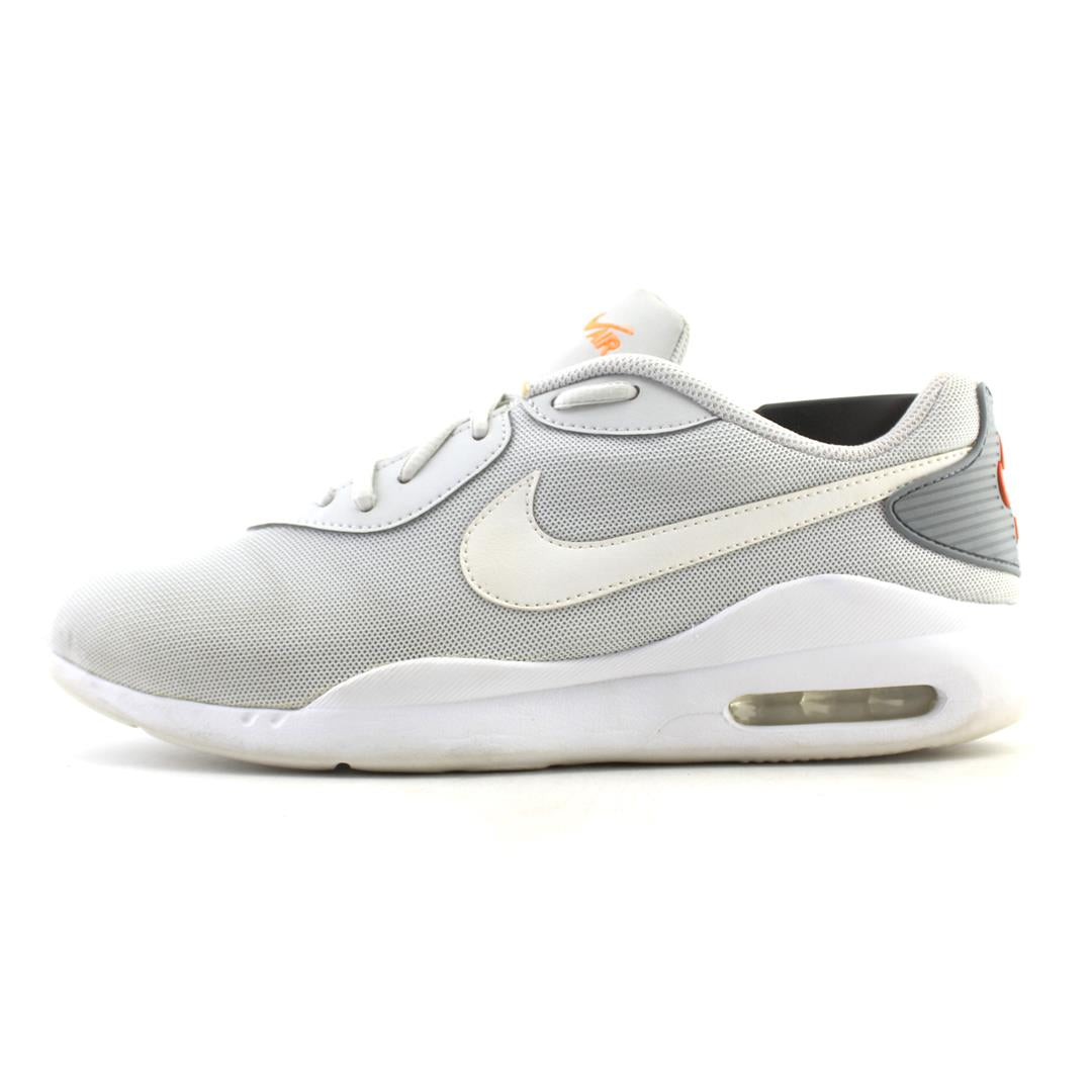 NIKE  AIR MAX OKETO