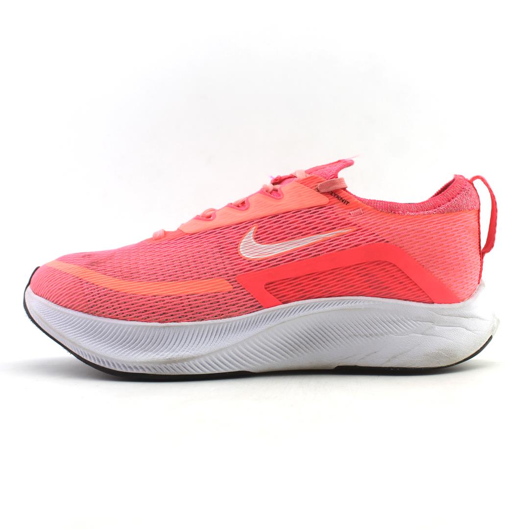 NIKE ZOOM FLY 4