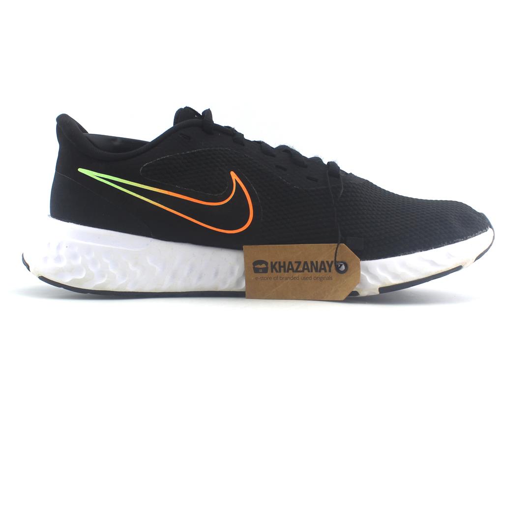 nike revolution 5 black atomic orange