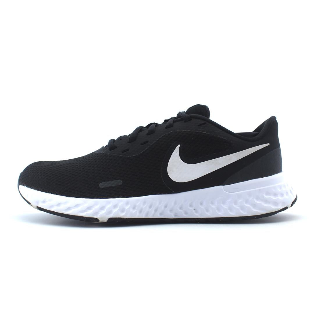 NIKE REVOLUTION 5
