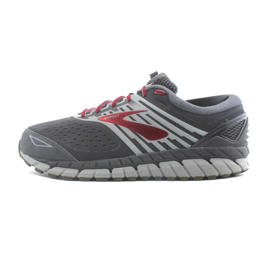 BROOKS BEAST 18