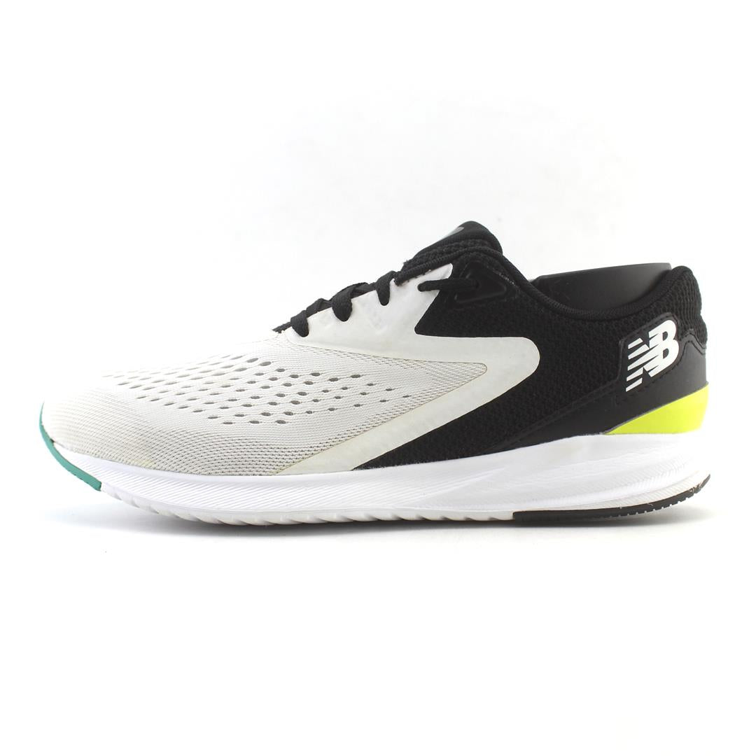 NEW BALANCE .