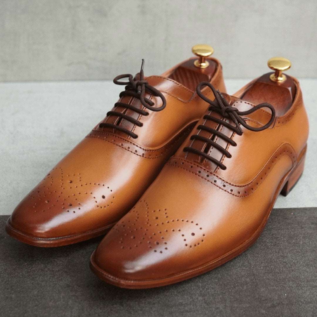 AS-2549 -Adler Shoes Makes Pakistan Best Handmade Leather Shoes.● Upper: 100% Original Aniline Leather ● Sole: 100% Original Cow Leather Sole ● Lining: Anti-bacterial lining with added comfort ● Warranty: 3-Month Repair Warranty